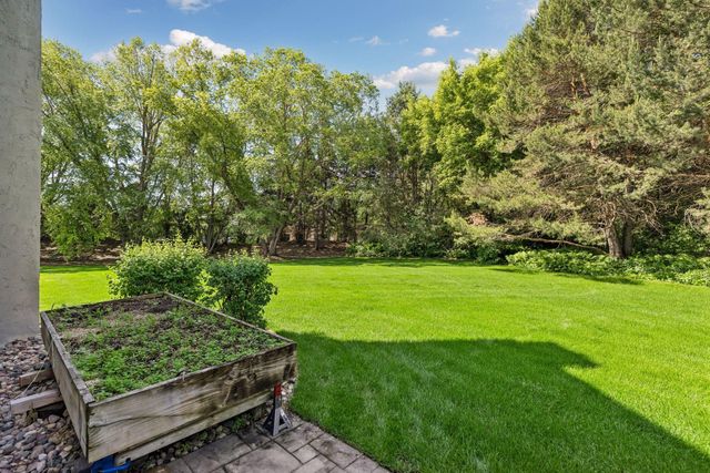 23 Scotch Pine Circle, Saint Paul, MN 55127