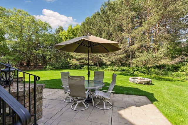 23 Scotch Pine Circle, Saint Paul, MN 55127