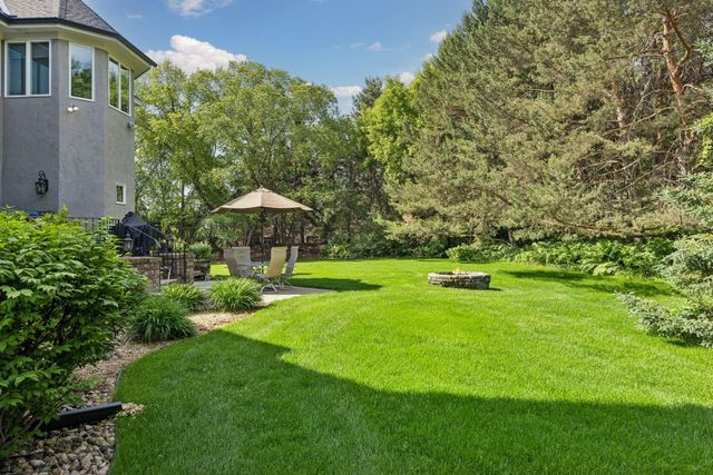 23 Scotch Pine Circle, Saint Paul, MN 55127