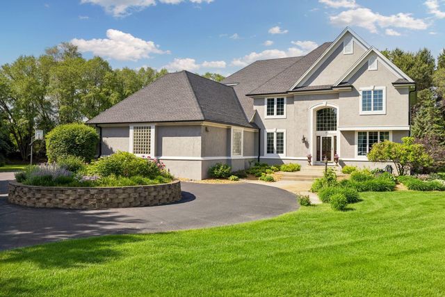 23 Scotch Pine Circle, Saint Paul, MN 55127