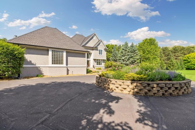23 Scotch Pine Circle, Saint Paul, MN 55127