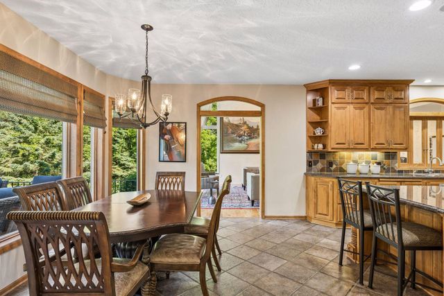 23 Scotch Pine Circle, Saint Paul, MN 55127