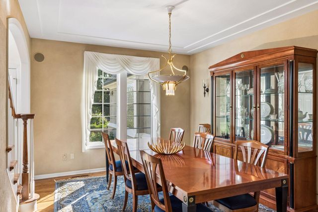 23 Scotch Pine Circle, Saint Paul, MN 55127