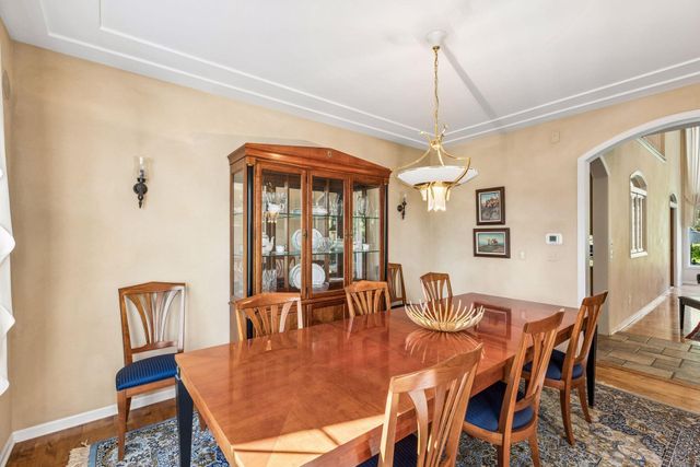 23 Scotch Pine Circle, Saint Paul, MN 55127