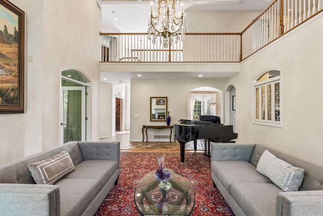 23 Scotch Pine Circle, Saint Paul, MN 55127