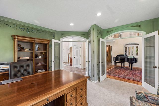 23 Scotch Pine Circle, Saint Paul, MN 55127
