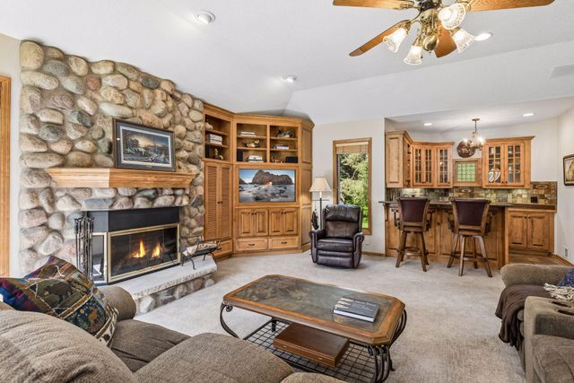 23 Scotch Pine Circle, Saint Paul, MN 55127