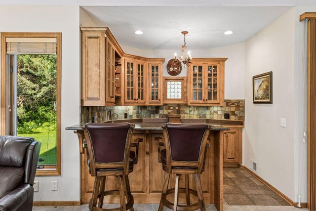 23 Scotch Pine Circle, Saint Paul, MN 55127