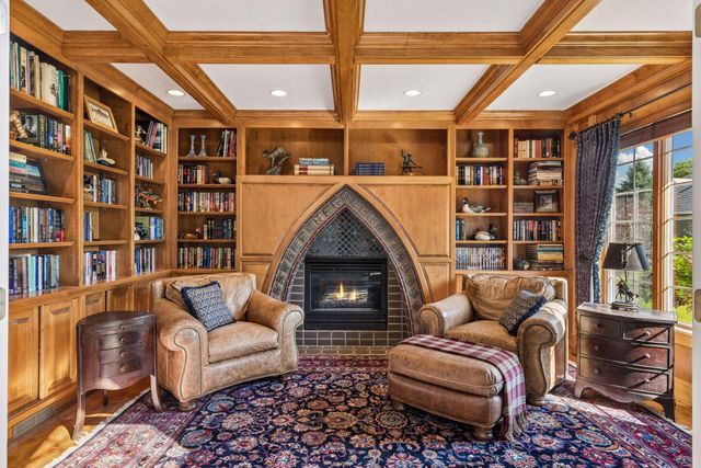 23 Scotch Pine Circle, Saint Paul, MN 55127