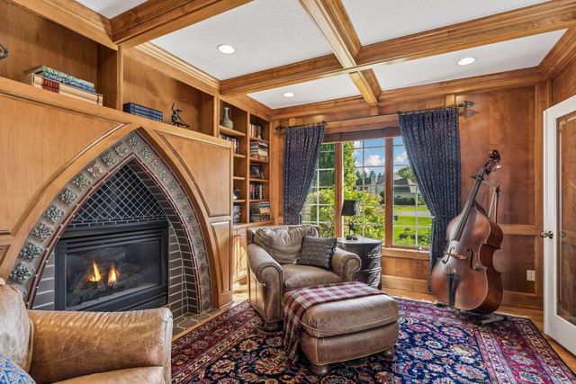 23 Scotch Pine Circle, Saint Paul, MN 55127