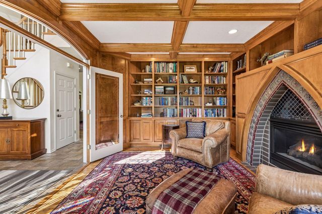 23 Scotch Pine Circle, Saint Paul, MN 55127