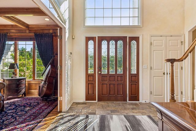 23 Scotch Pine Circle, Saint Paul, MN 55127