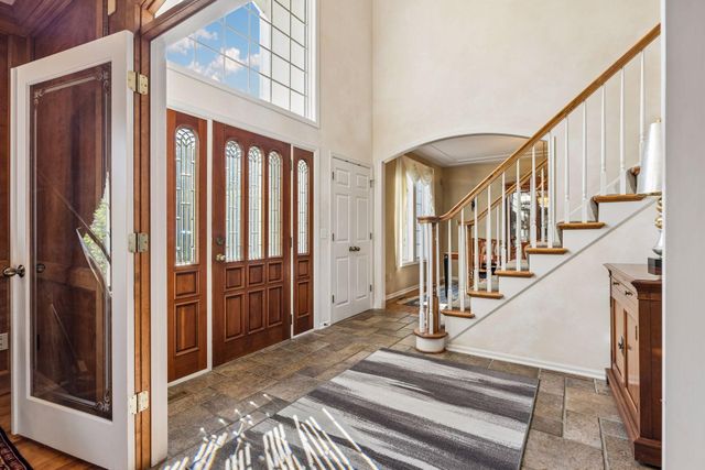 23 Scotch Pine Circle, Saint Paul, MN 55127