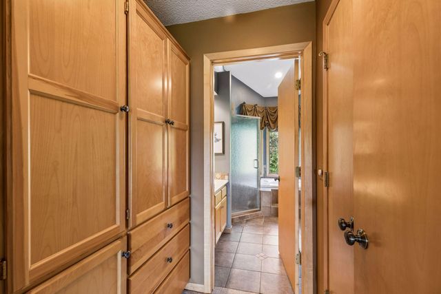 23 Scotch Pine Circle, Saint Paul, MN 55127