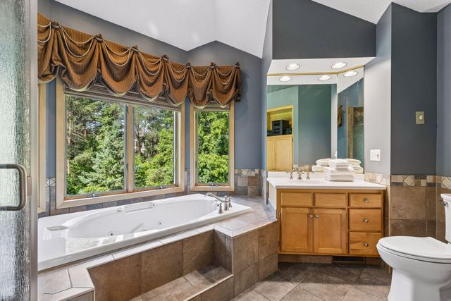 23 Scotch Pine Circle, Saint Paul, MN 55127