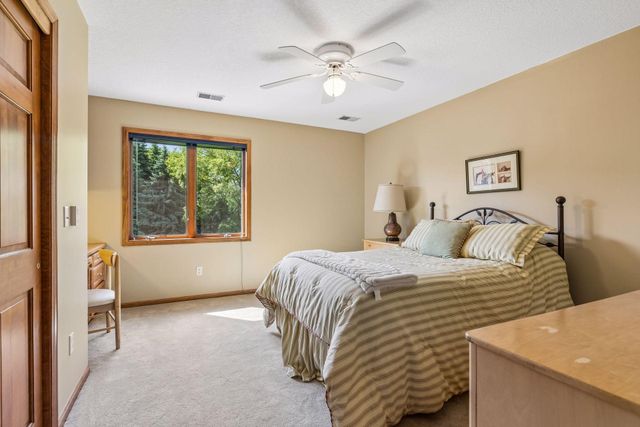 23 Scotch Pine Circle, Saint Paul, MN 55127