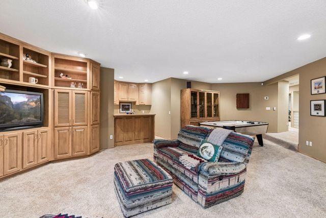 23 Scotch Pine Circle, Saint Paul, MN 55127