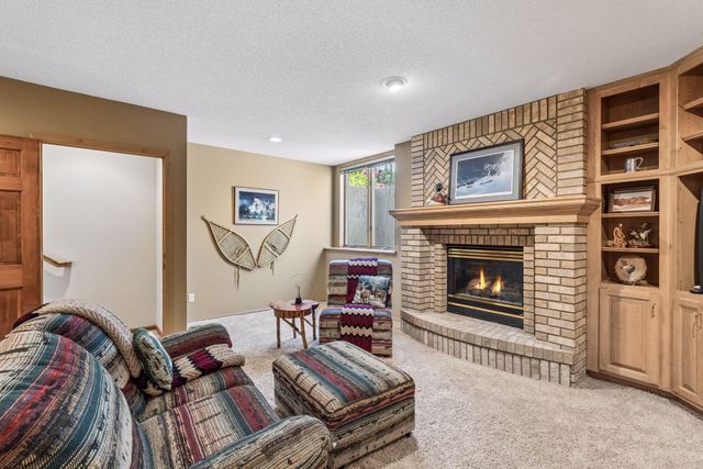 23 Scotch Pine Circle, Saint Paul, MN 55127