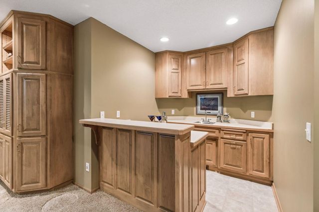 23 Scotch Pine Circle, Saint Paul, MN 55127