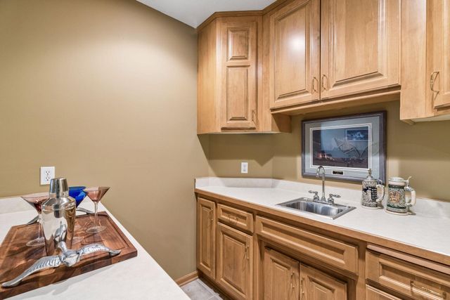 23 Scotch Pine Circle, Saint Paul, MN 55127