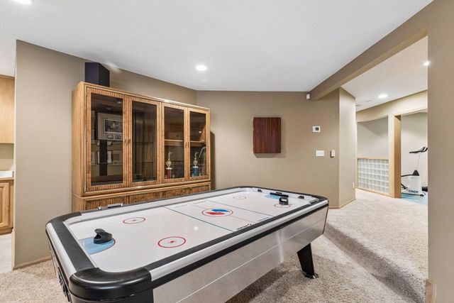 23 Scotch Pine Circle, Saint Paul, MN 55127
