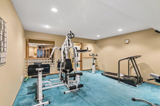 23 Scotch Pine Circle, Saint Paul, MN 55127