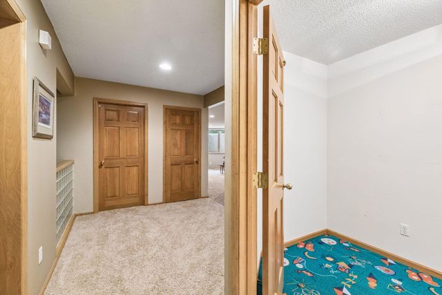 23 Scotch Pine Circle, Saint Paul, MN 55127