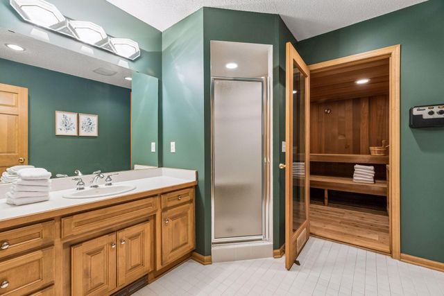 23 Scotch Pine Circle, Saint Paul, MN 55127