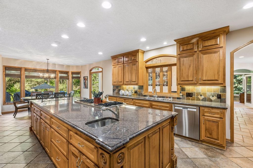 23 Scotch Pine Circle, North Oaks, MN 55127 — photo 4