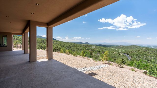 2704 Buffalo Lane, Santa Fe, NM 87501