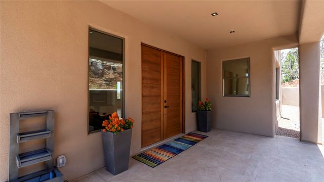 2704 Buffalo Lane, Santa Fe, NM 87501