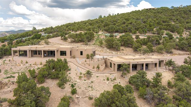 2704 Buffalo Lane, Santa Fe, NM 87501