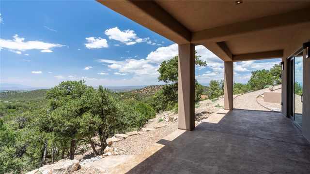 2704 Buffalo Lane, Santa Fe, NM 87501