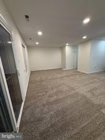 8915 GRANDHAVEN AVE, Upper Marlboro, MD 20772