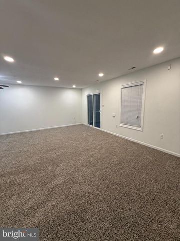 8915 GRANDHAVEN AVE, Upper Marlboro, MD 20772