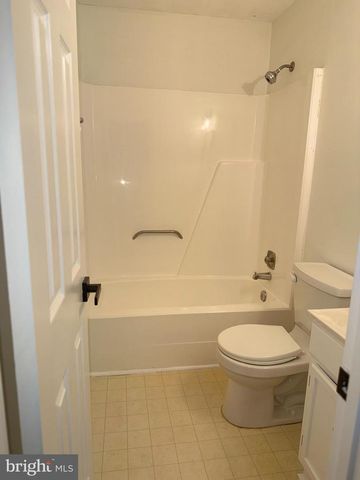 8915 GRANDHAVEN AVE, Upper Marlboro, MD 20772