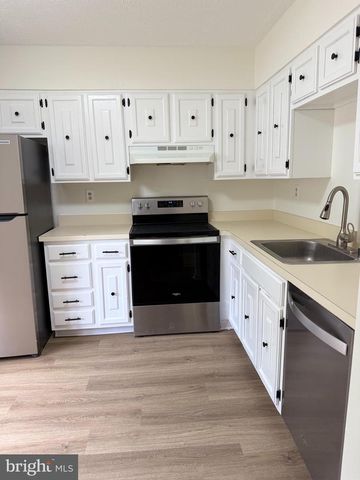 8915 GRANDHAVEN AVE, Upper Marlboro, MD 20772