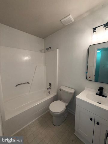 8915 GRANDHAVEN AVE, Upper Marlboro, MD 20772