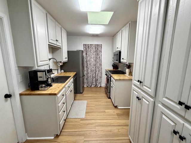 205 Yvonne Ln., Marshall, TX 75672