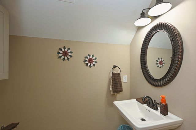727A N Russell St, Portland, TN 37148