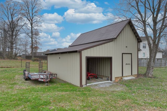 727A N Russell St, Portland, TN 37148