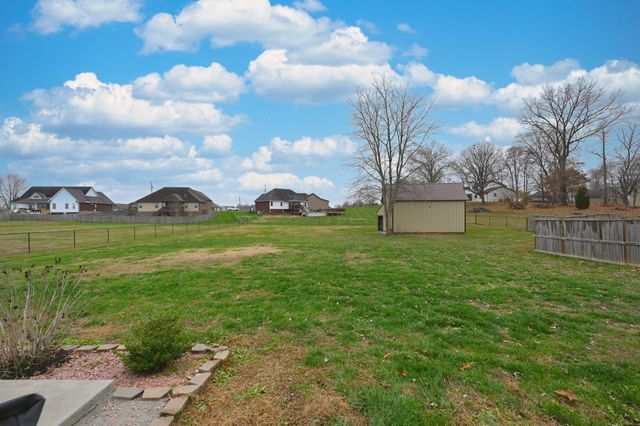 727A N Russell St, Portland, TN 37148