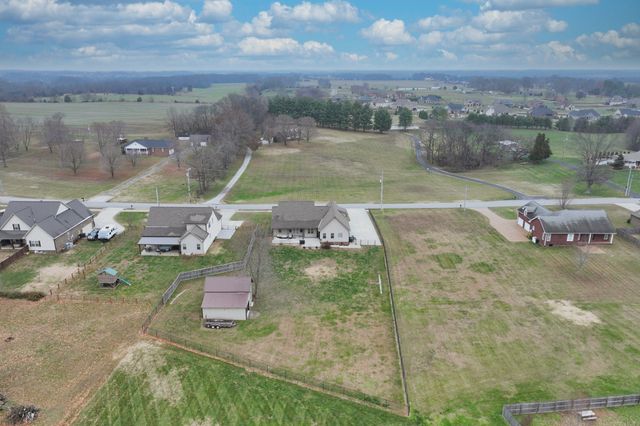 727A N Russell St, Portland, TN 37148