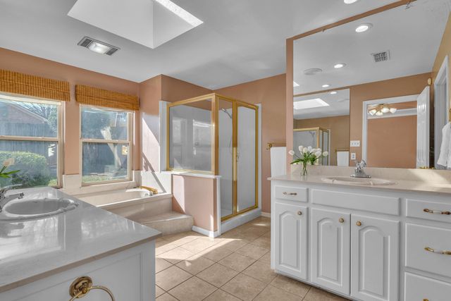 1218 Daffodil Ln., Longview, TX 75604