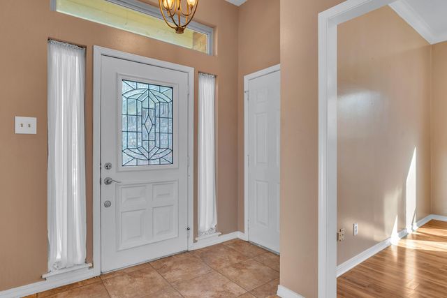 1218 Daffodil Ln., Longview, TX 75604