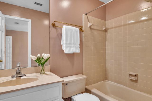 1218 Daffodil Ln., Longview, TX 75604