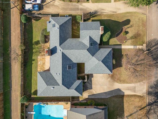 1218 Daffodil Ln., Longview, TX 75604