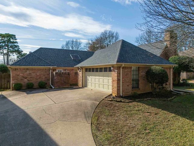 1218 Daffodil Ln., Longview, TX 75604