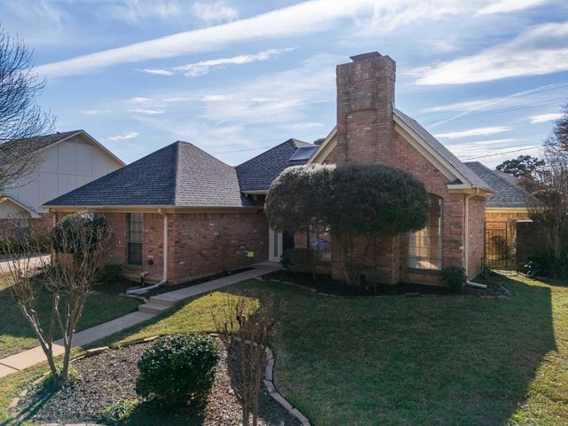 1218 Daffodil Ln., Longview, TX 75604