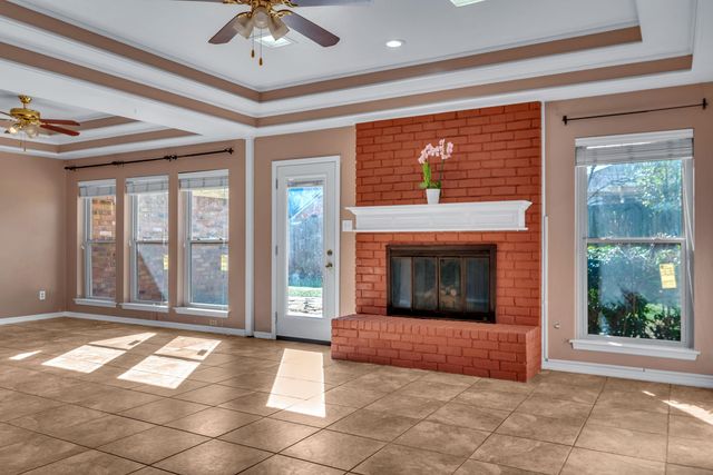 1218 Daffodil Ln., Longview, TX 75604